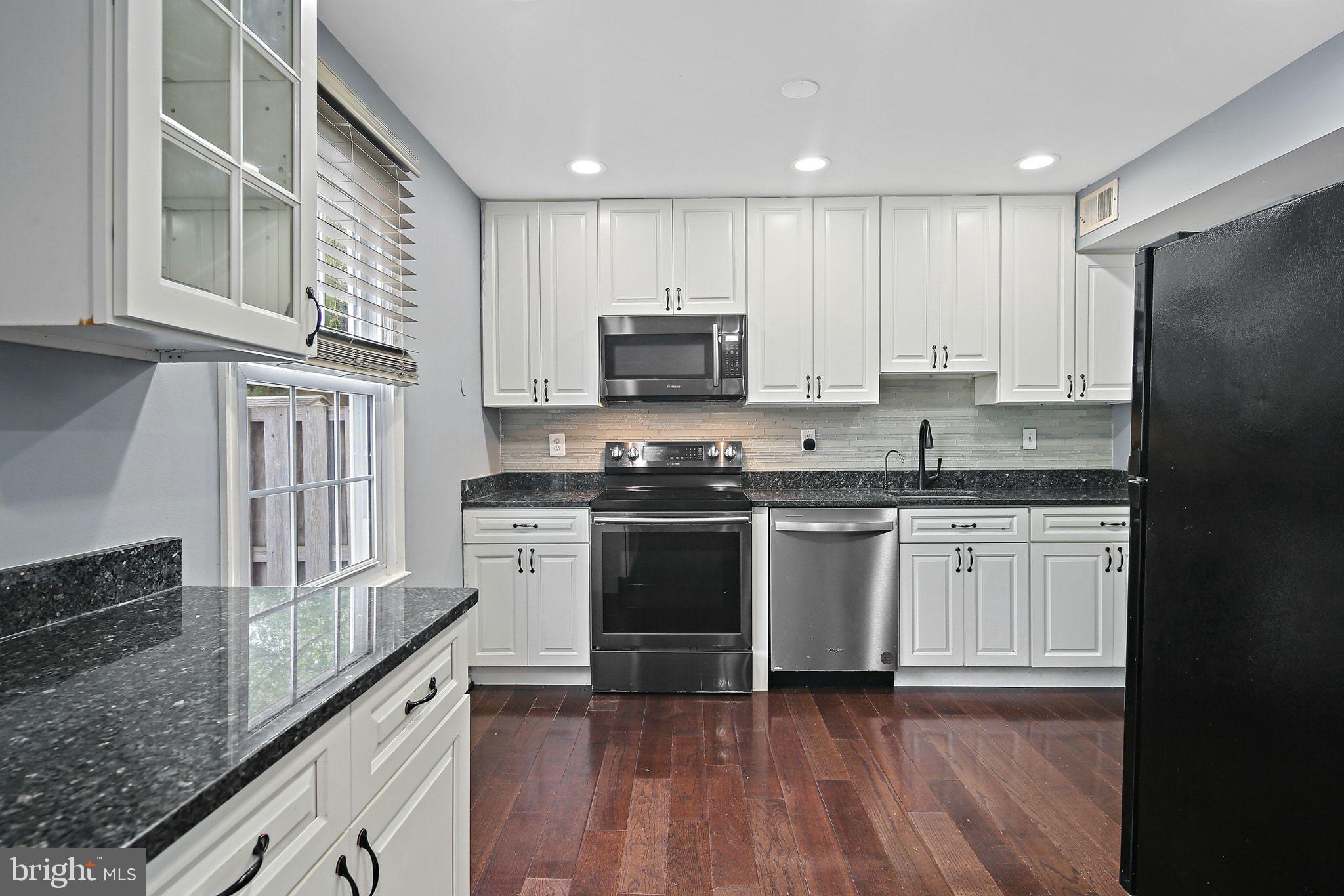 ROCKSHIRE TOWNHOMES - Residential Lease