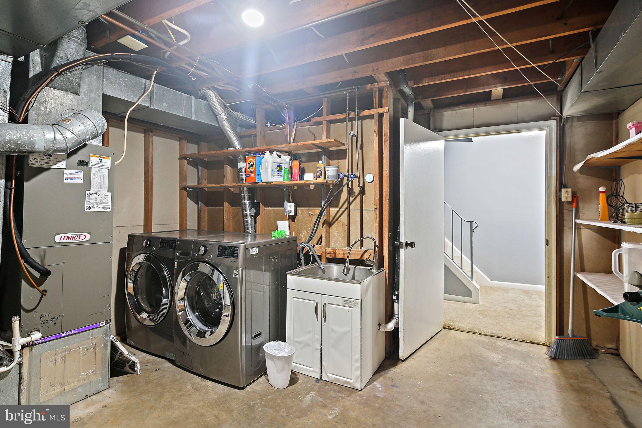 ROCKSHIRE TOWNHOMES - Residential Lease