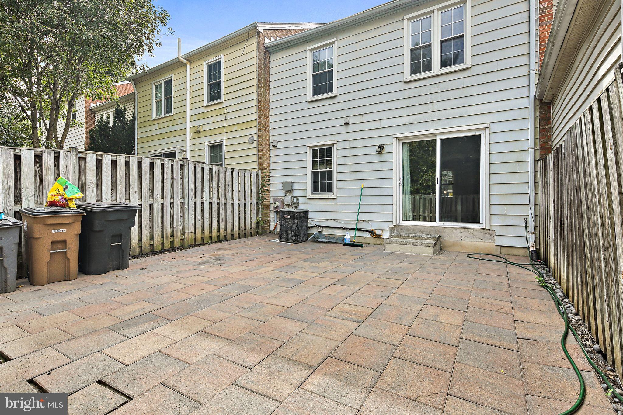 ROCKSHIRE TOWNHOMES - Residential Lease