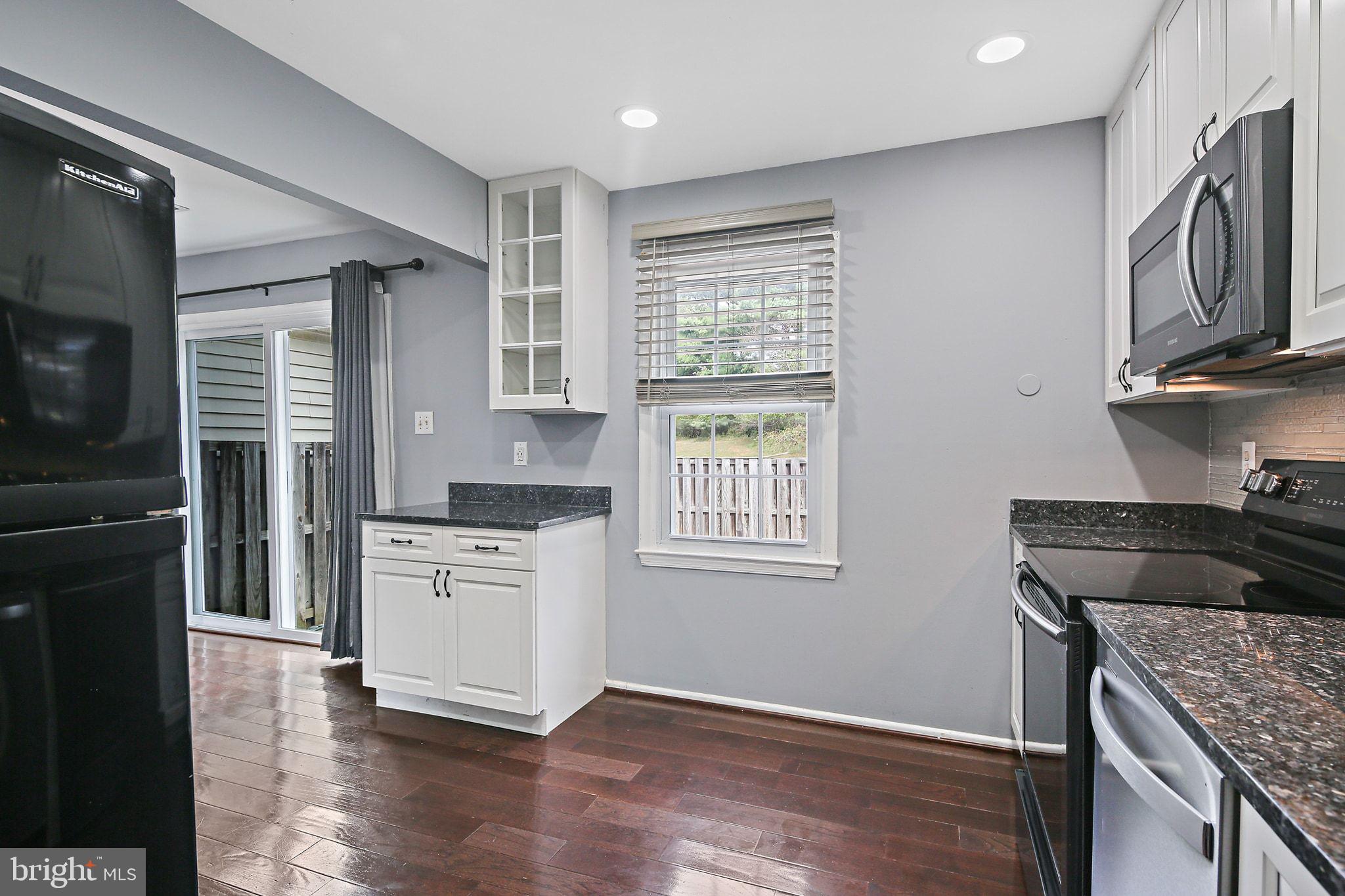 ROCKSHIRE TOWNHOMES - Residential Lease