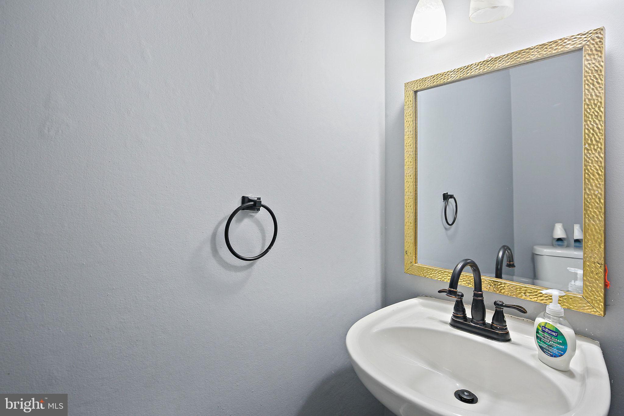 ROCKSHIRE TOWNHOMES - Residential Lease