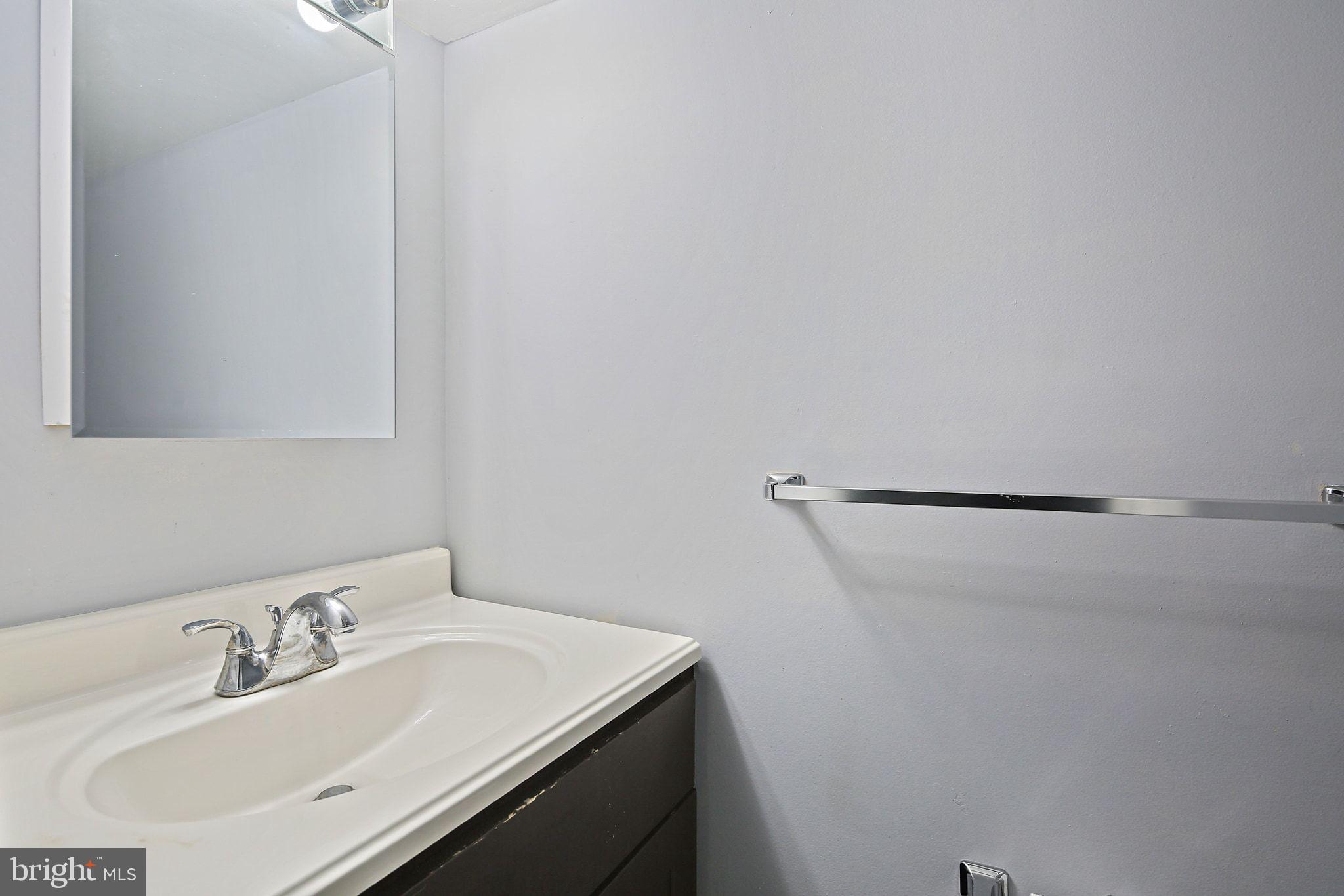 ROCKSHIRE TOWNHOMES - Residential Lease