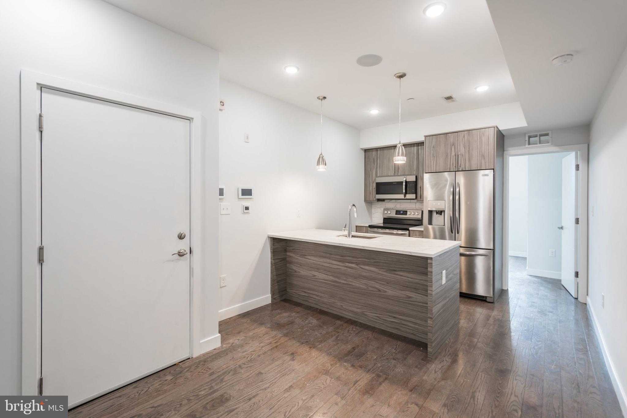 627 W OXFORD STREET UNIT 2