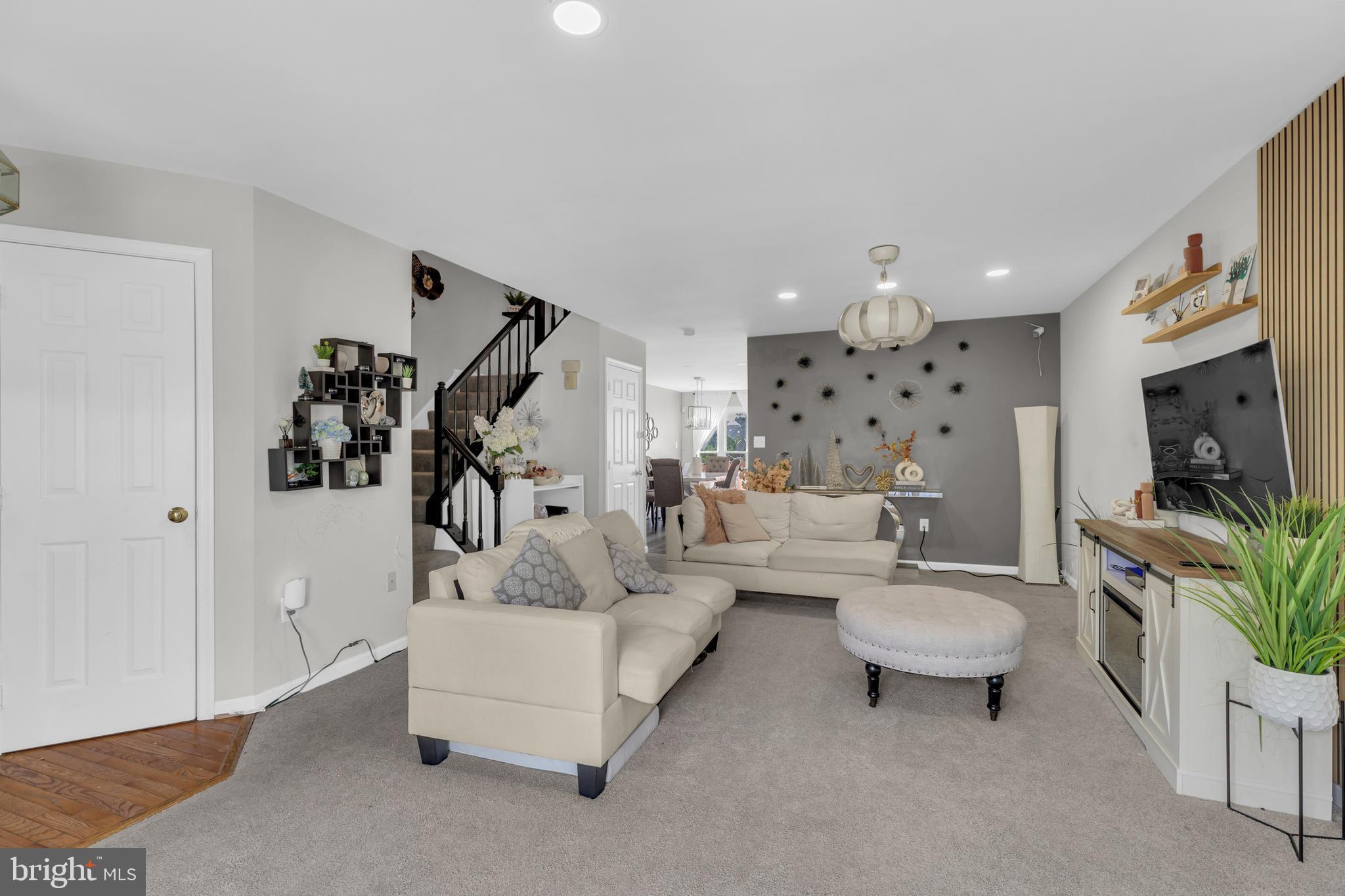 16844 WINSTON LANE