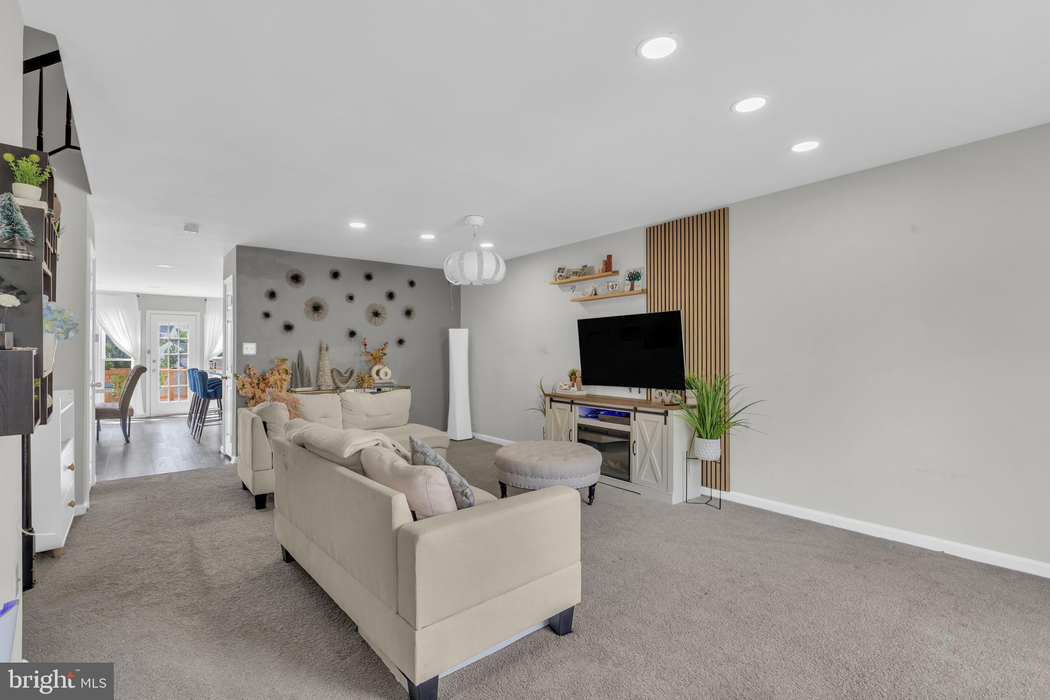 16844 WINSTON LANE