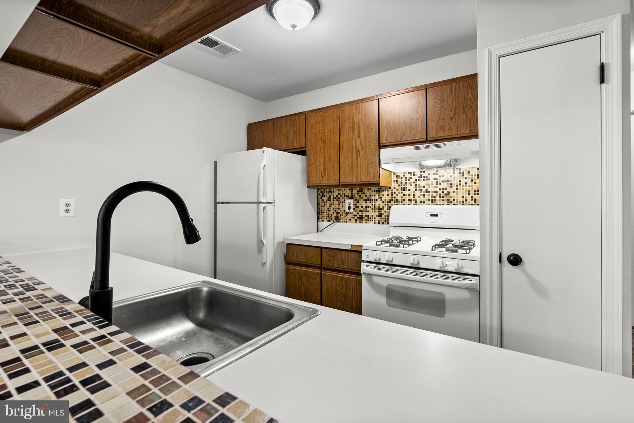 NORTHRIDGE ESTATES - Residential