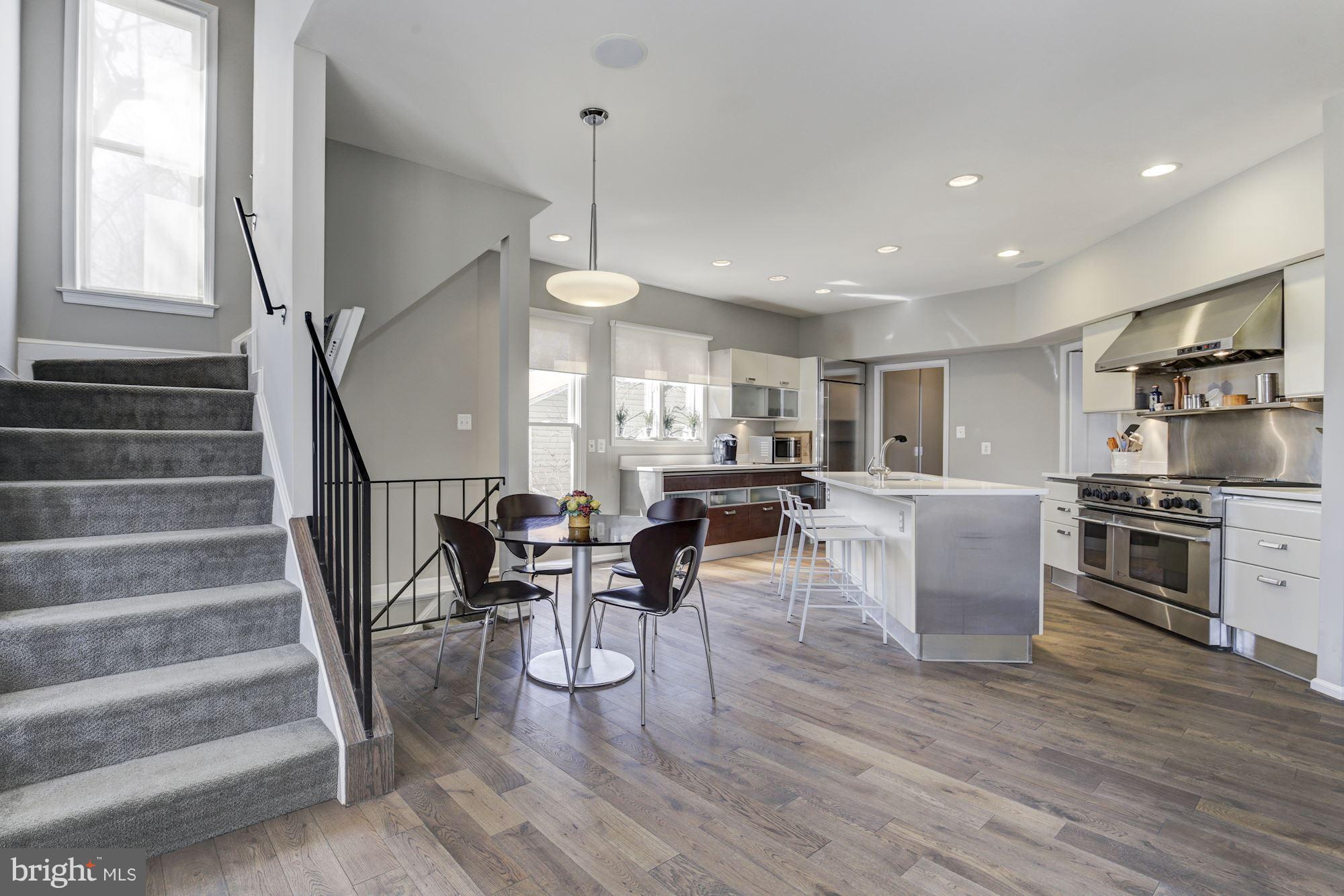 GRAYS OAKTON - Residential