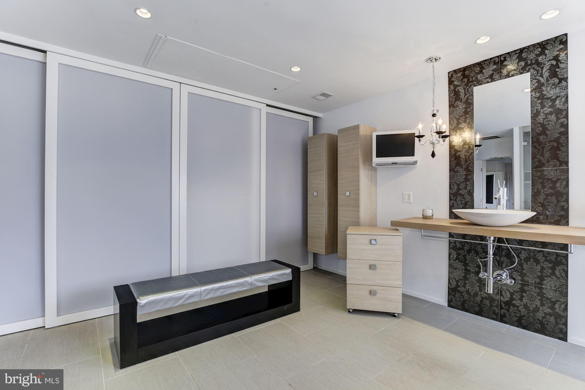 GRAYS OAKTON - Residential