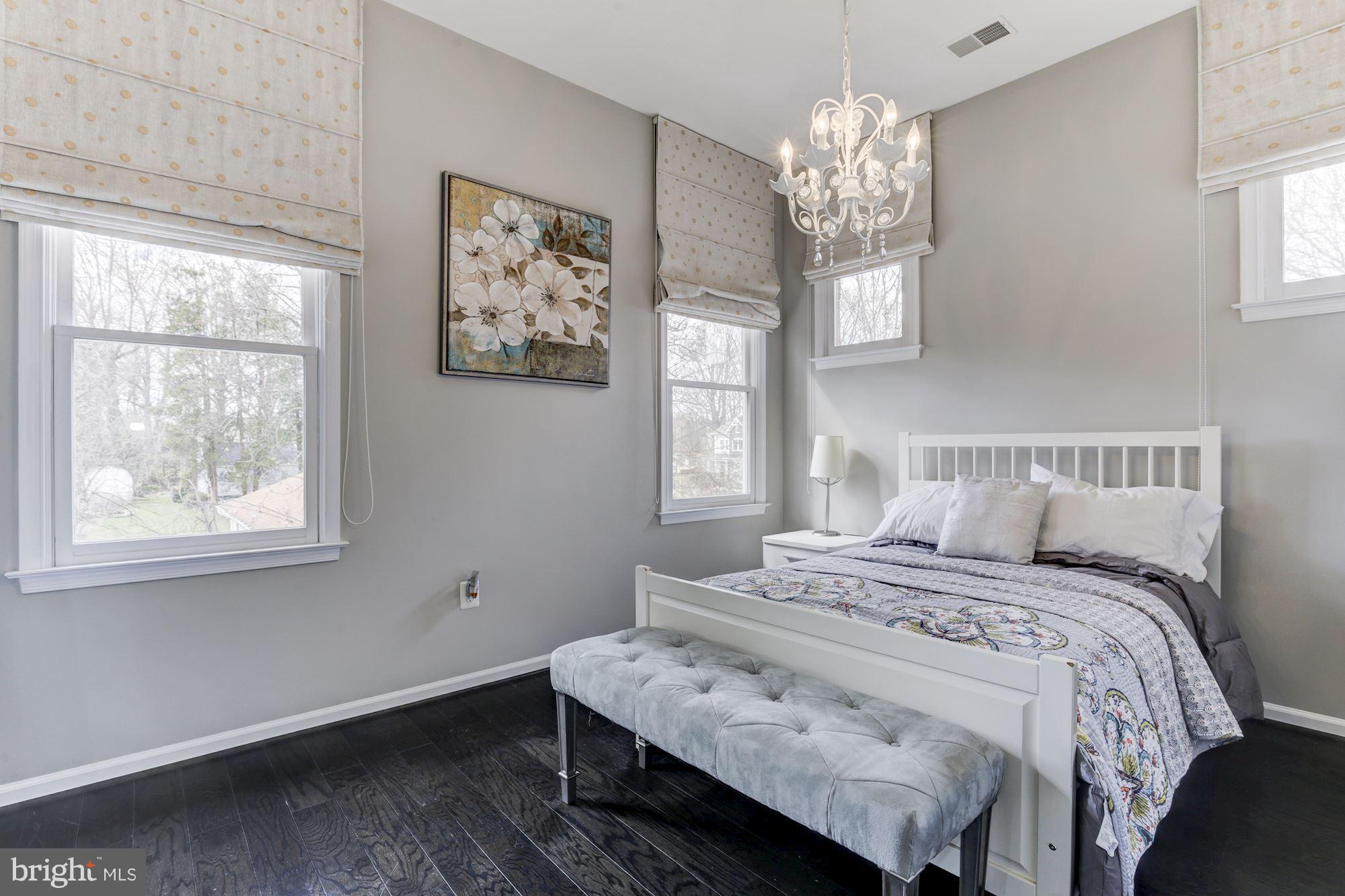 GRAYS OAKTON - Residential