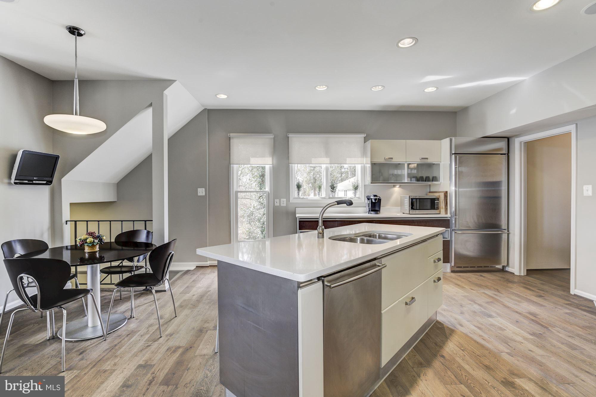 GRAYS OAKTON - Residential