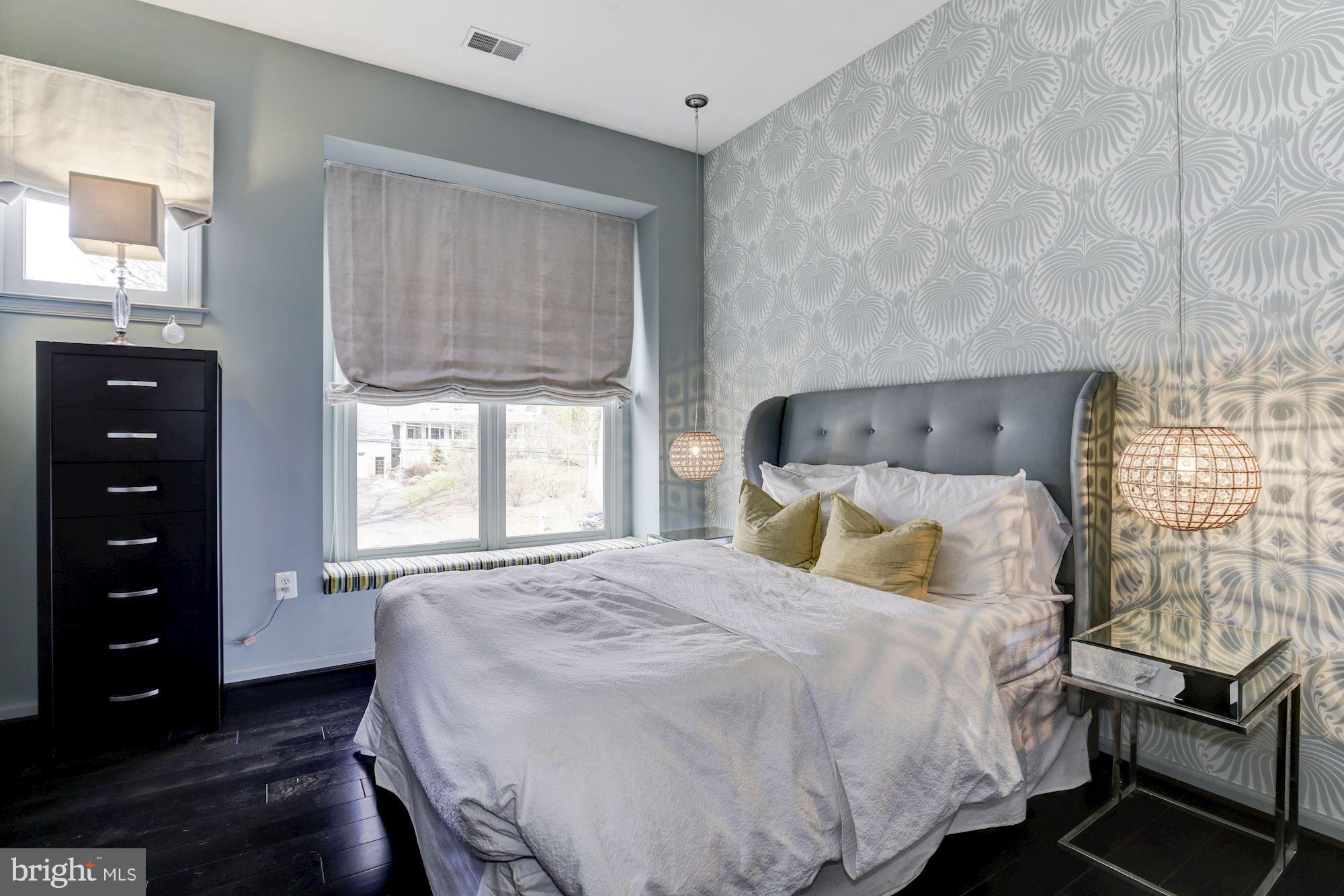 GRAYS OAKTON - Residential