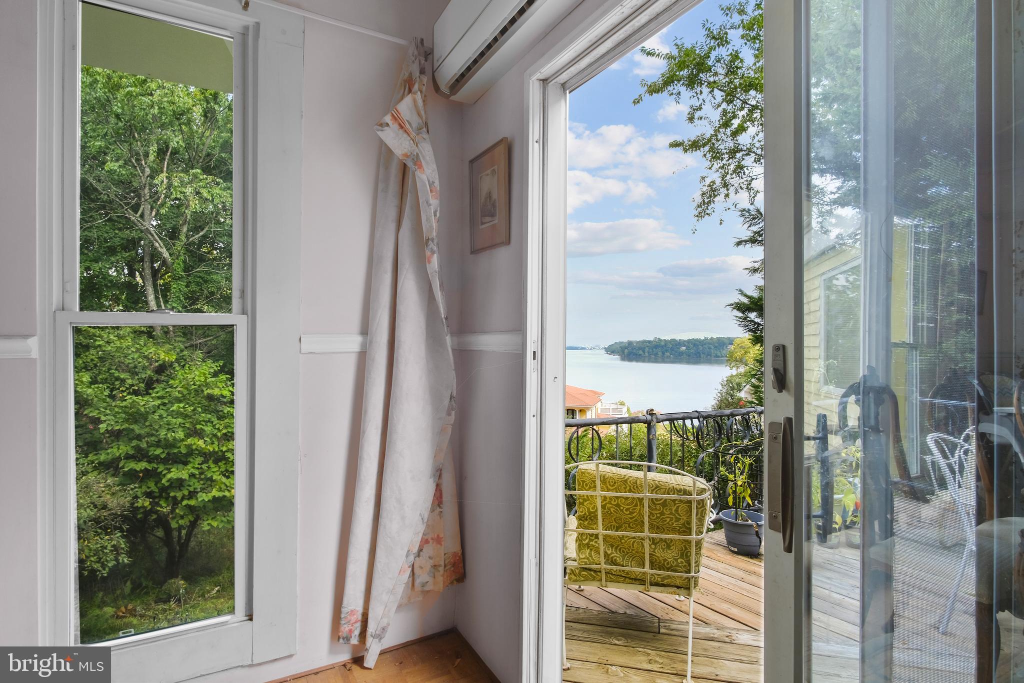 RIVERVIEW - Residential