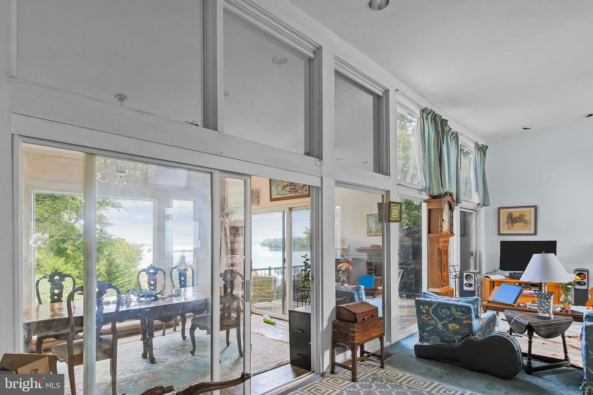 RIVERVIEW - Residential