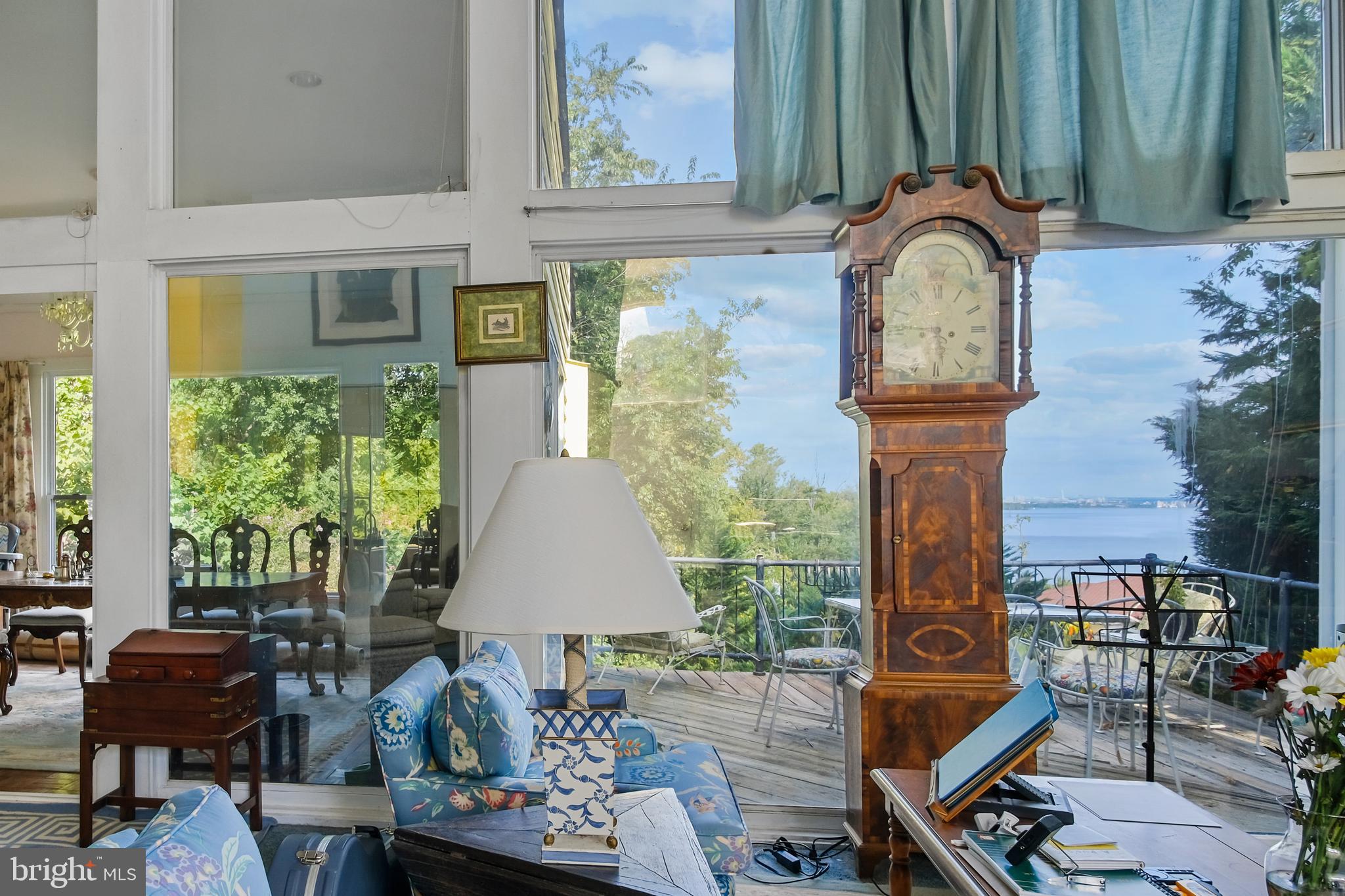 RIVERVIEW - Residential