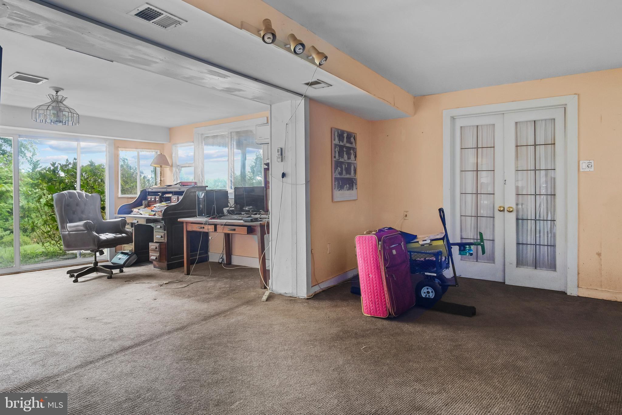 RIVERVIEW - Residential