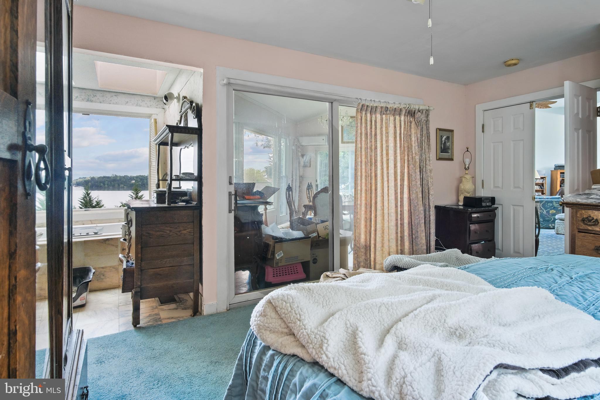 RIVERVIEW - Residential