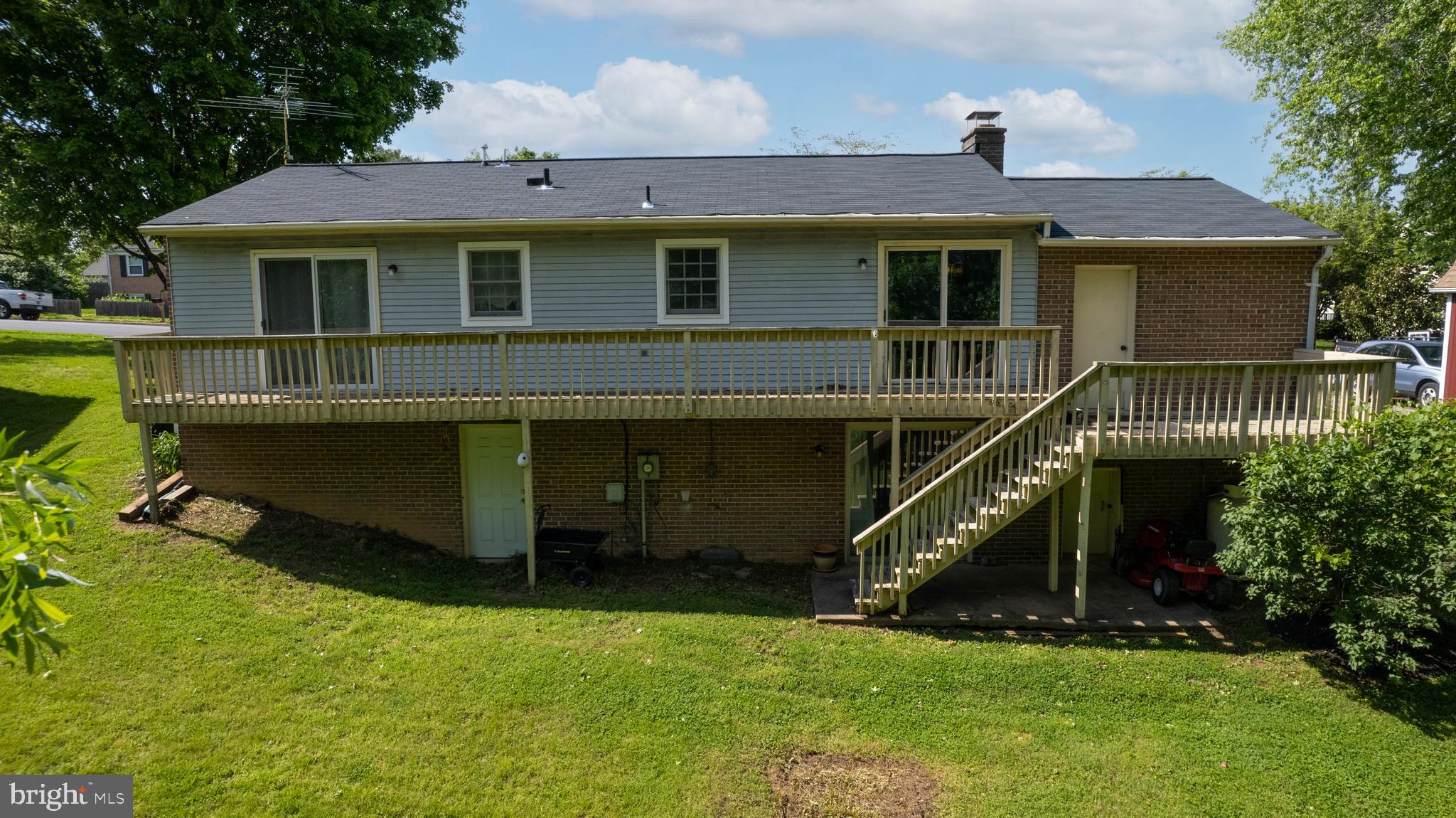 LOUDOUN VALLEY HEIGHTS - Residential