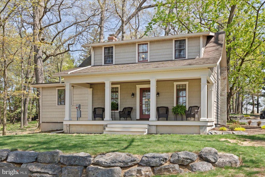 Photo of 601 S Oak Street, MANHEIM, PA 17545 (MLS # PALA2067188)