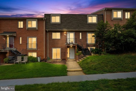 Photo of 4606 Conwell Drive #149, ANNANDALE, VA 22003 (MLS # VAFX2327262)
