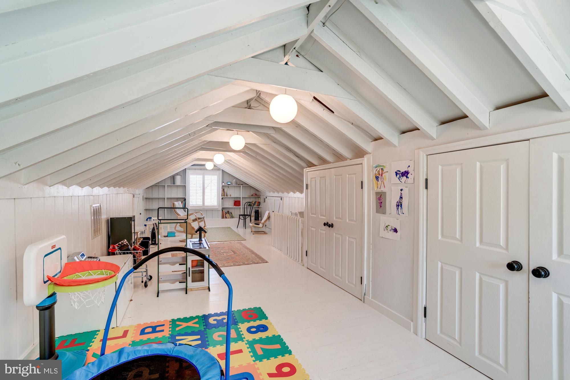 ROLLINGWOOD - Residential