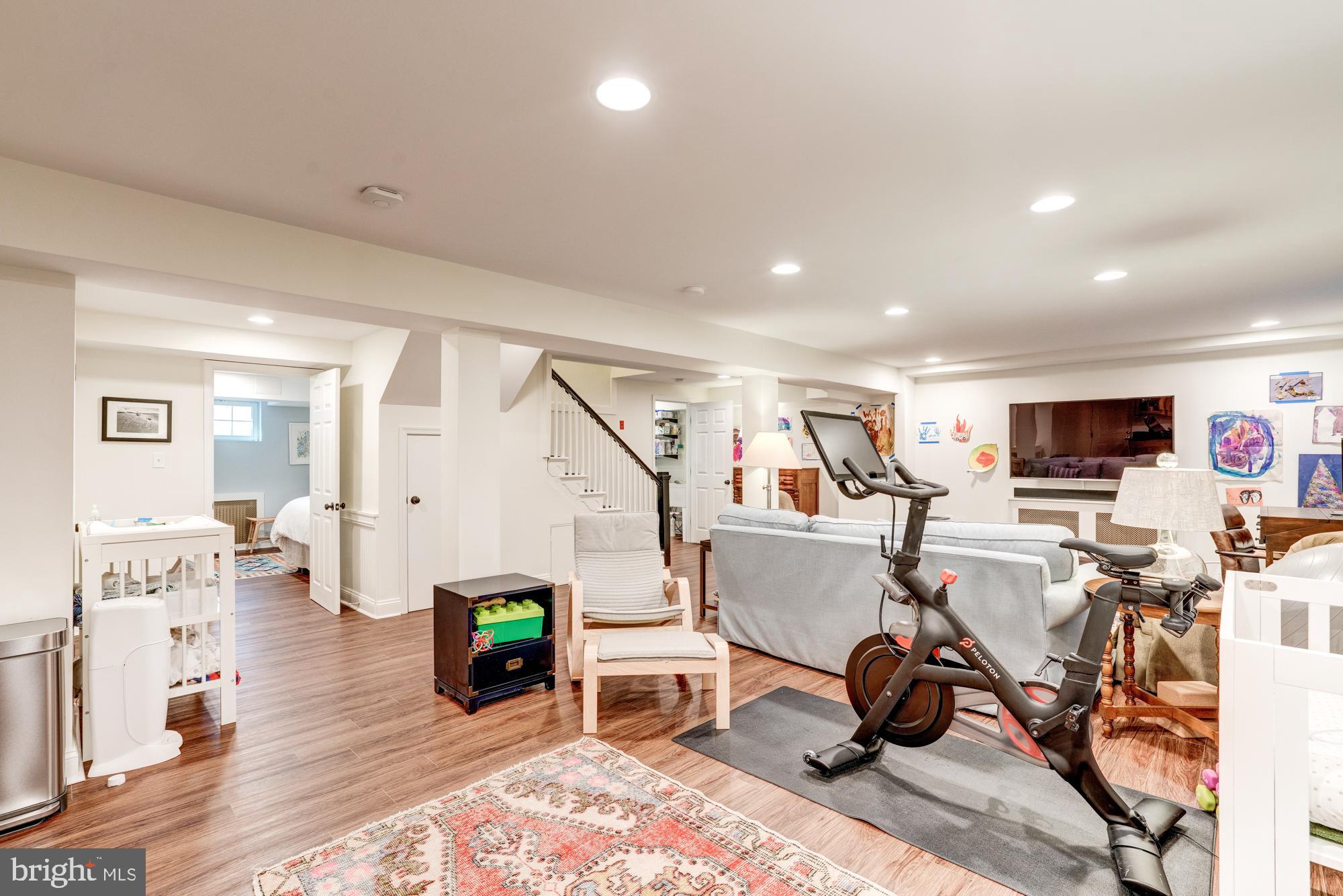 ROLLINGWOOD - Residential