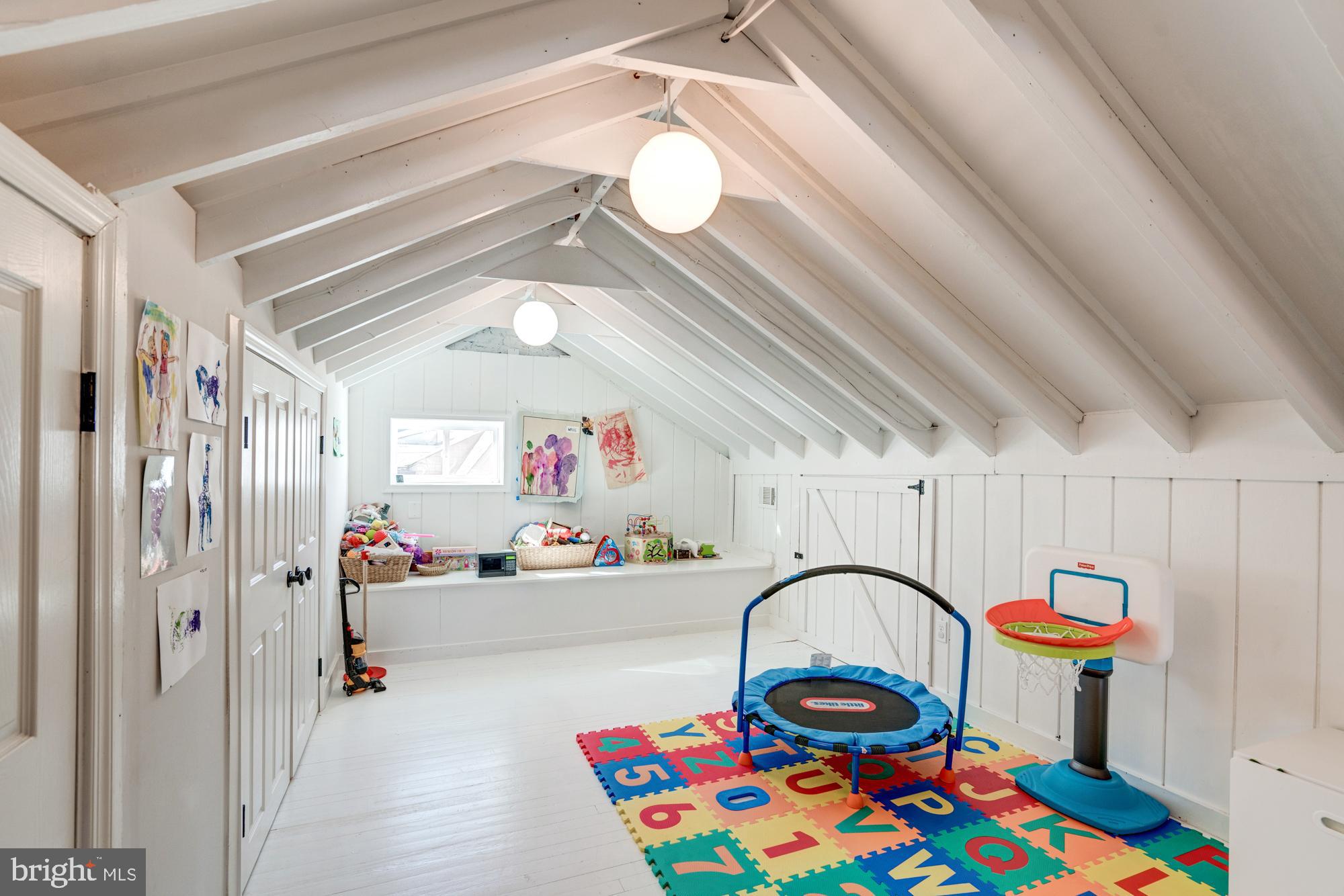 ROLLINGWOOD - Residential