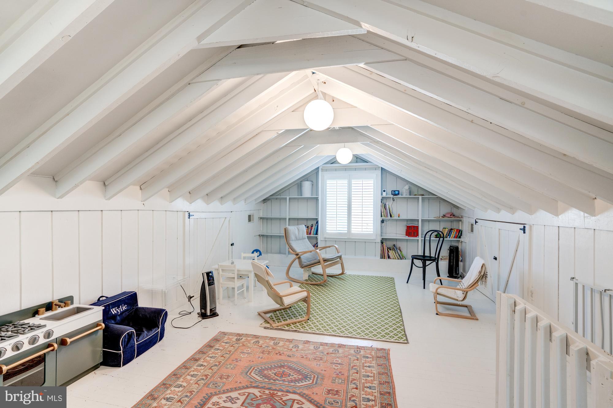 ROLLINGWOOD - Residential