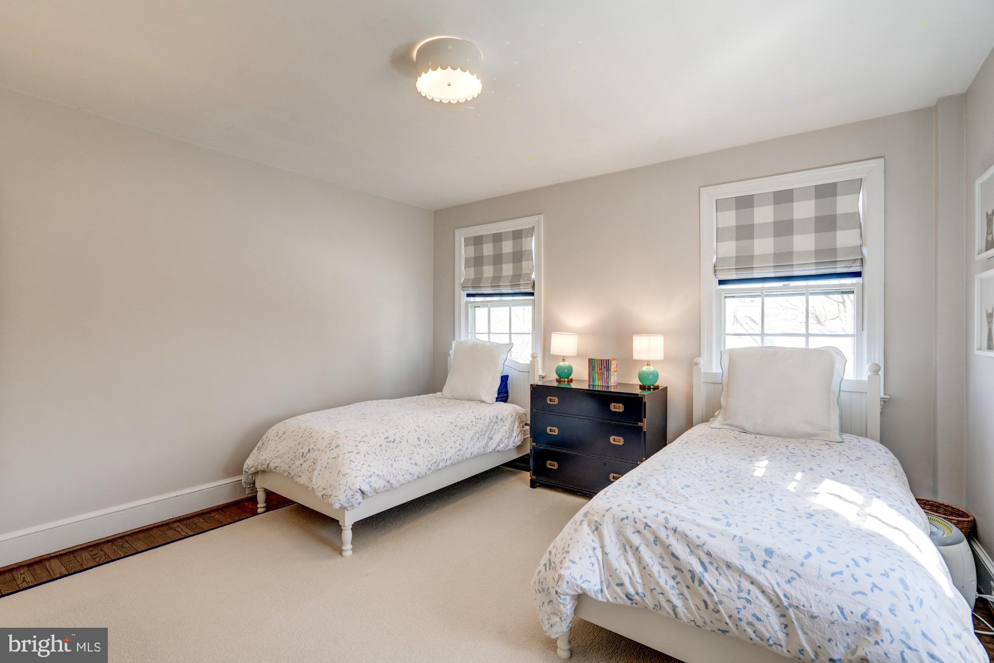 ROLLINGWOOD - Residential