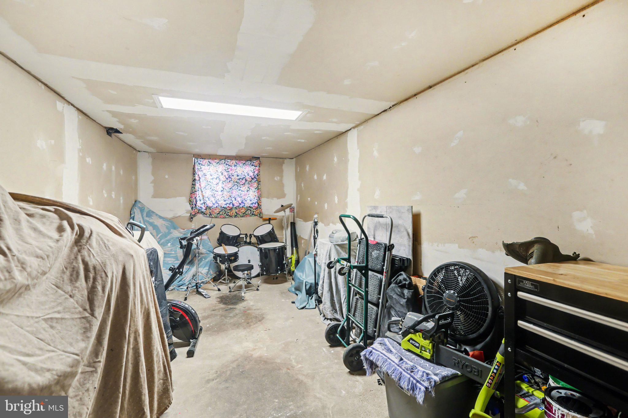 MELROSE GARDENS - Residential