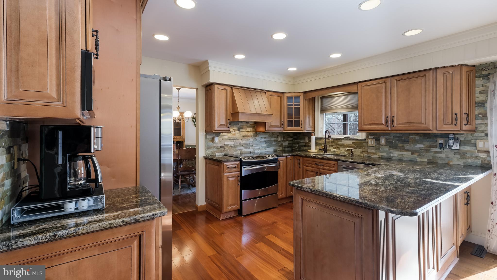 VALLEY GLEN ESTATES - Residential