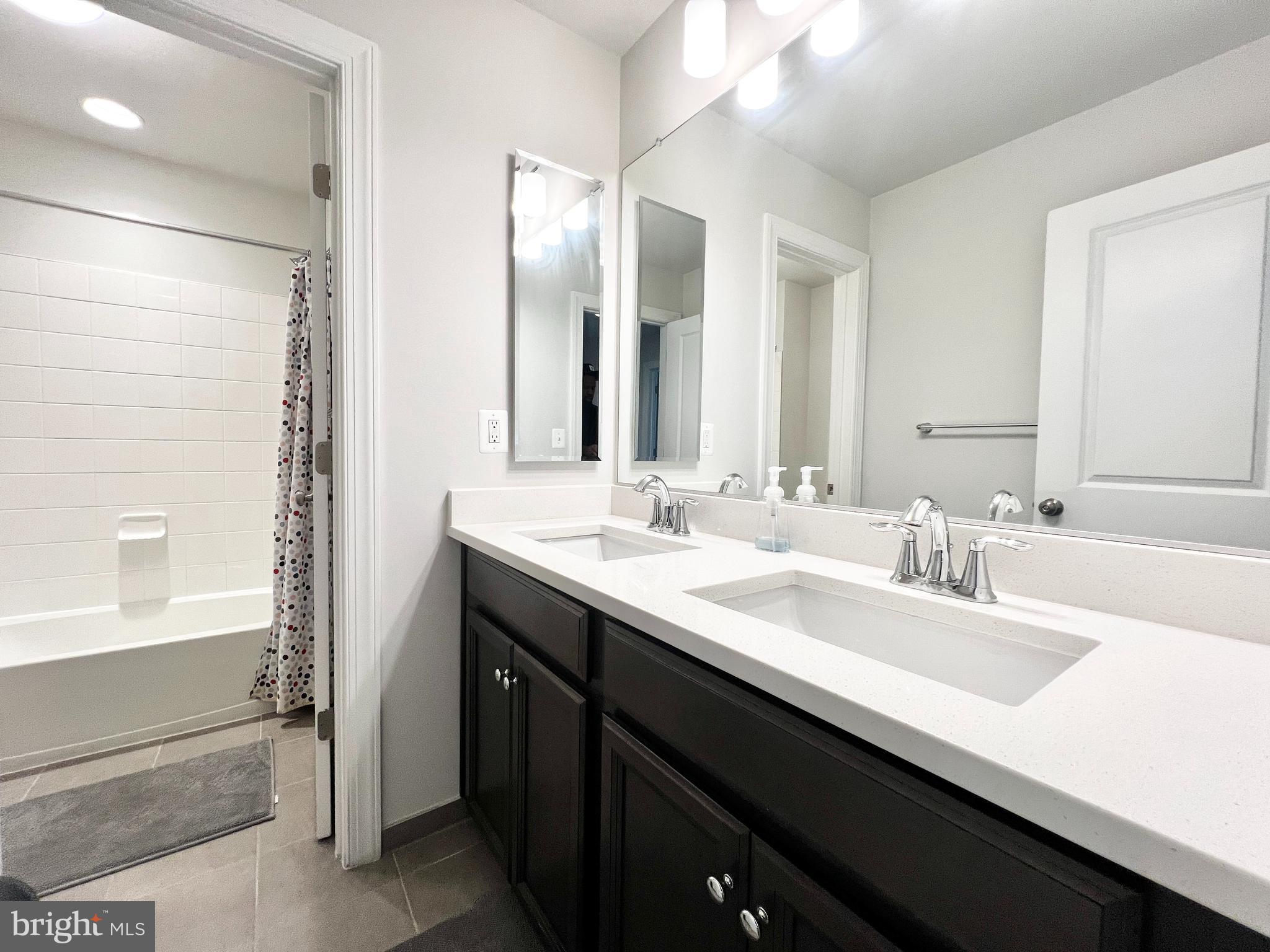 VILLAGES OF SAVANNAH - Residential