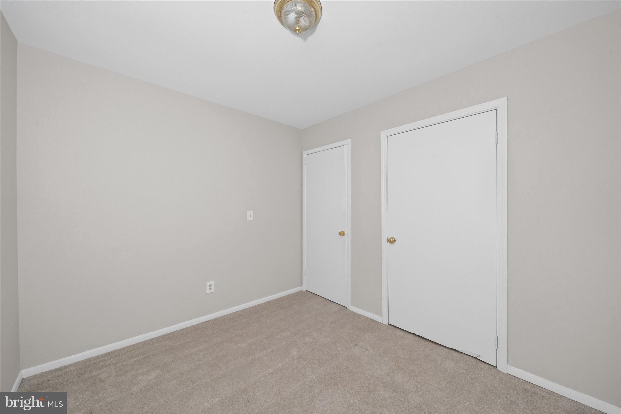 ELKTON TOWNHOUSES - Residential