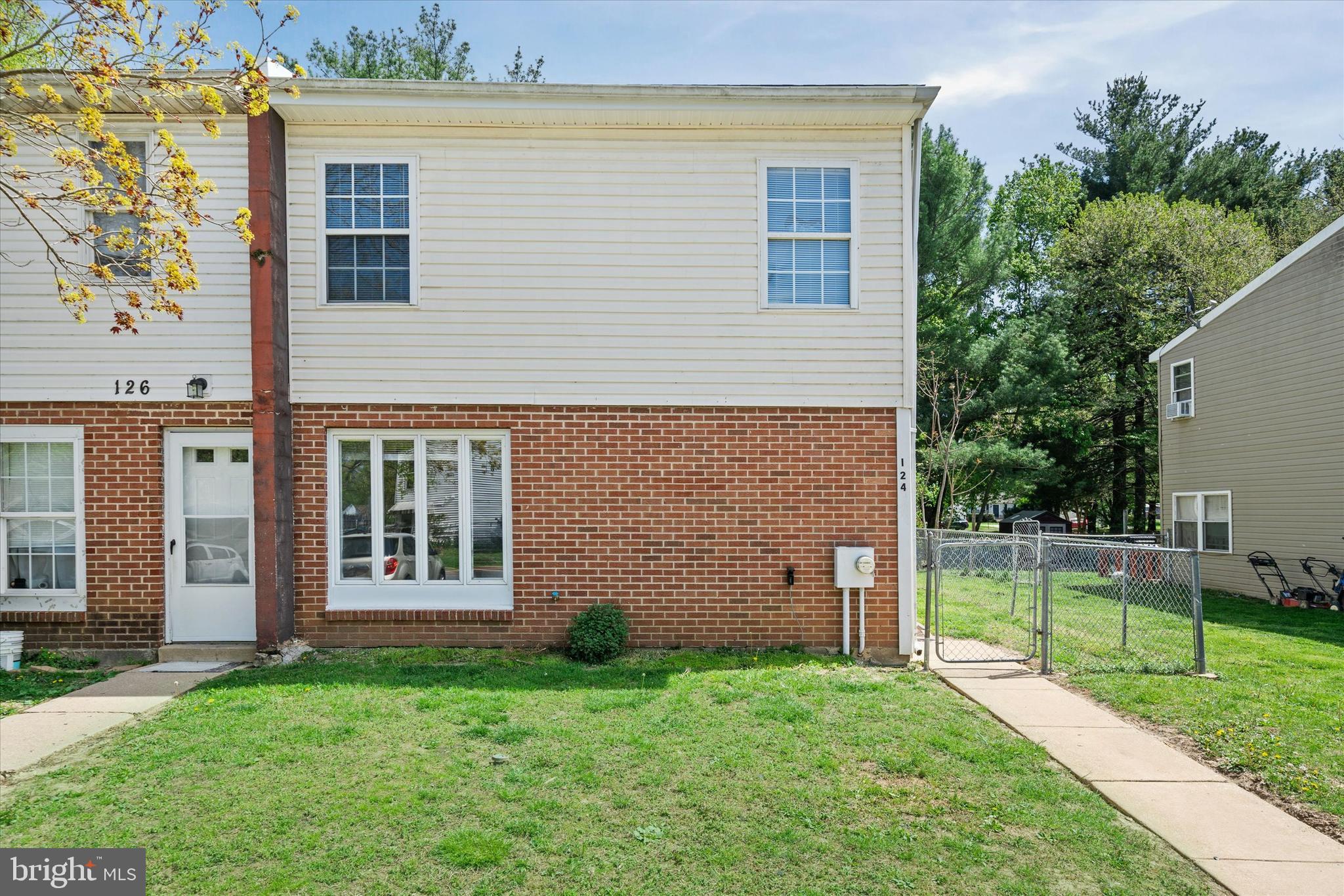 ELKTON TOWNHOUSES - Residential