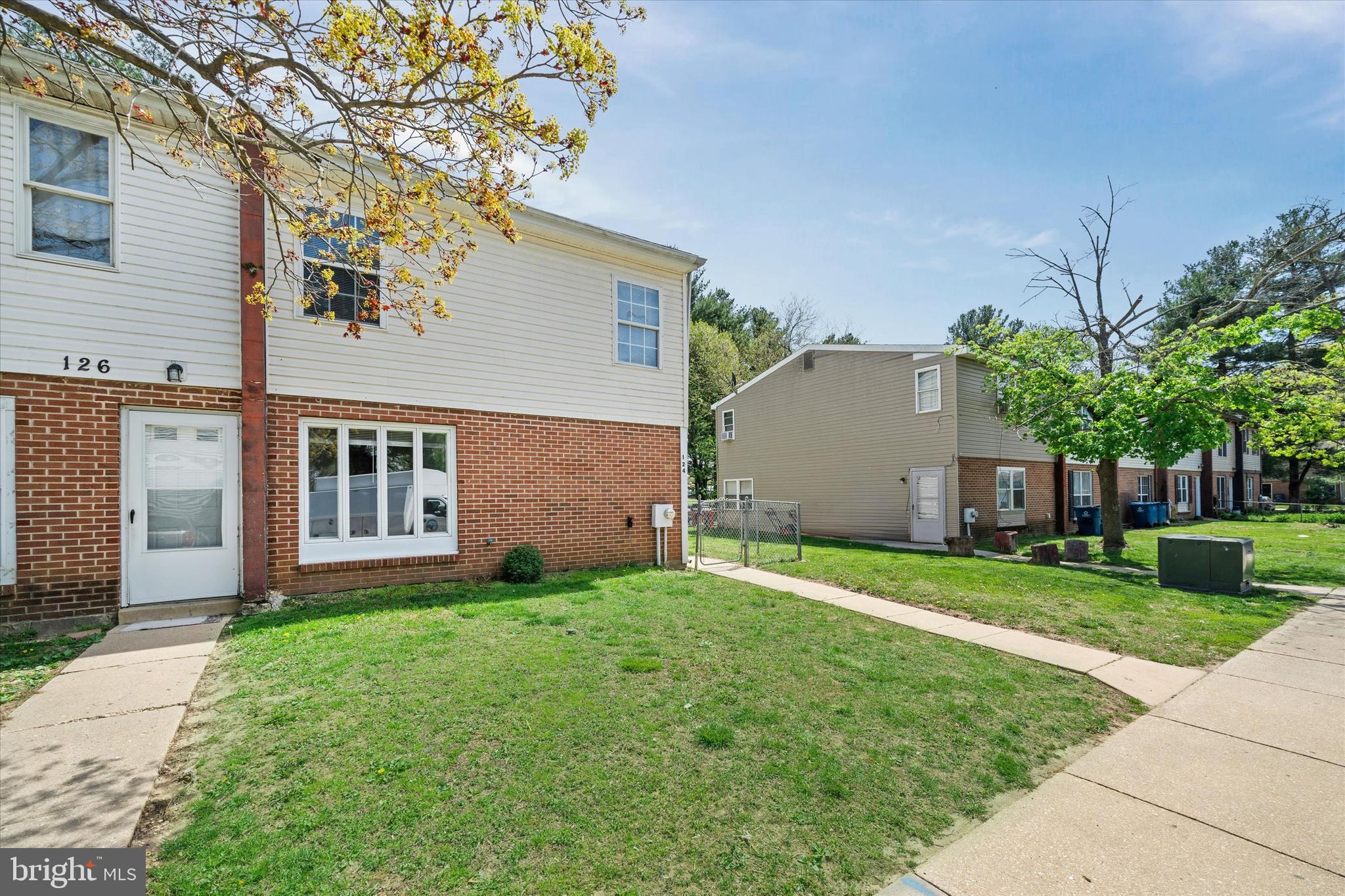 ELKTON TOWNHOUSES - Residential