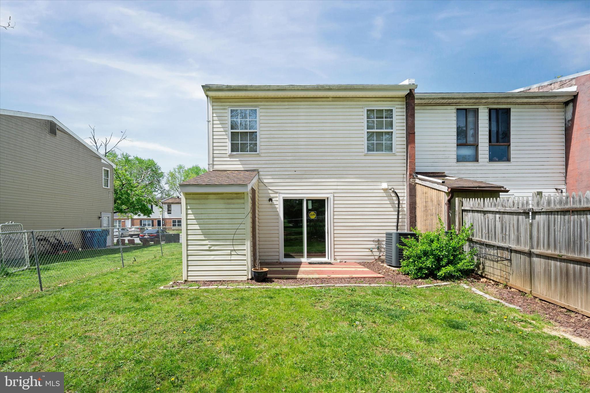 ELKTON TOWNHOUSES - Residential