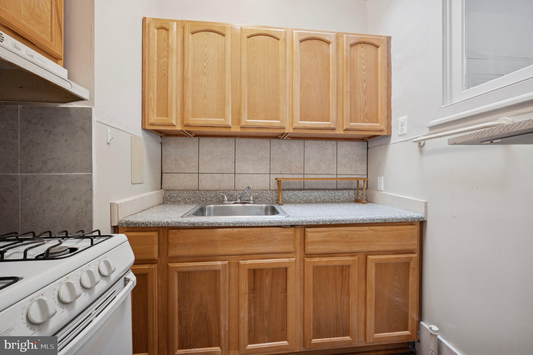 FELTONVILLE - Residential Income