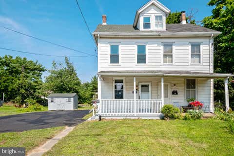 Townhouse For Sale - 204 Elm Avenue<br/> NORTH WALES, PA 19454