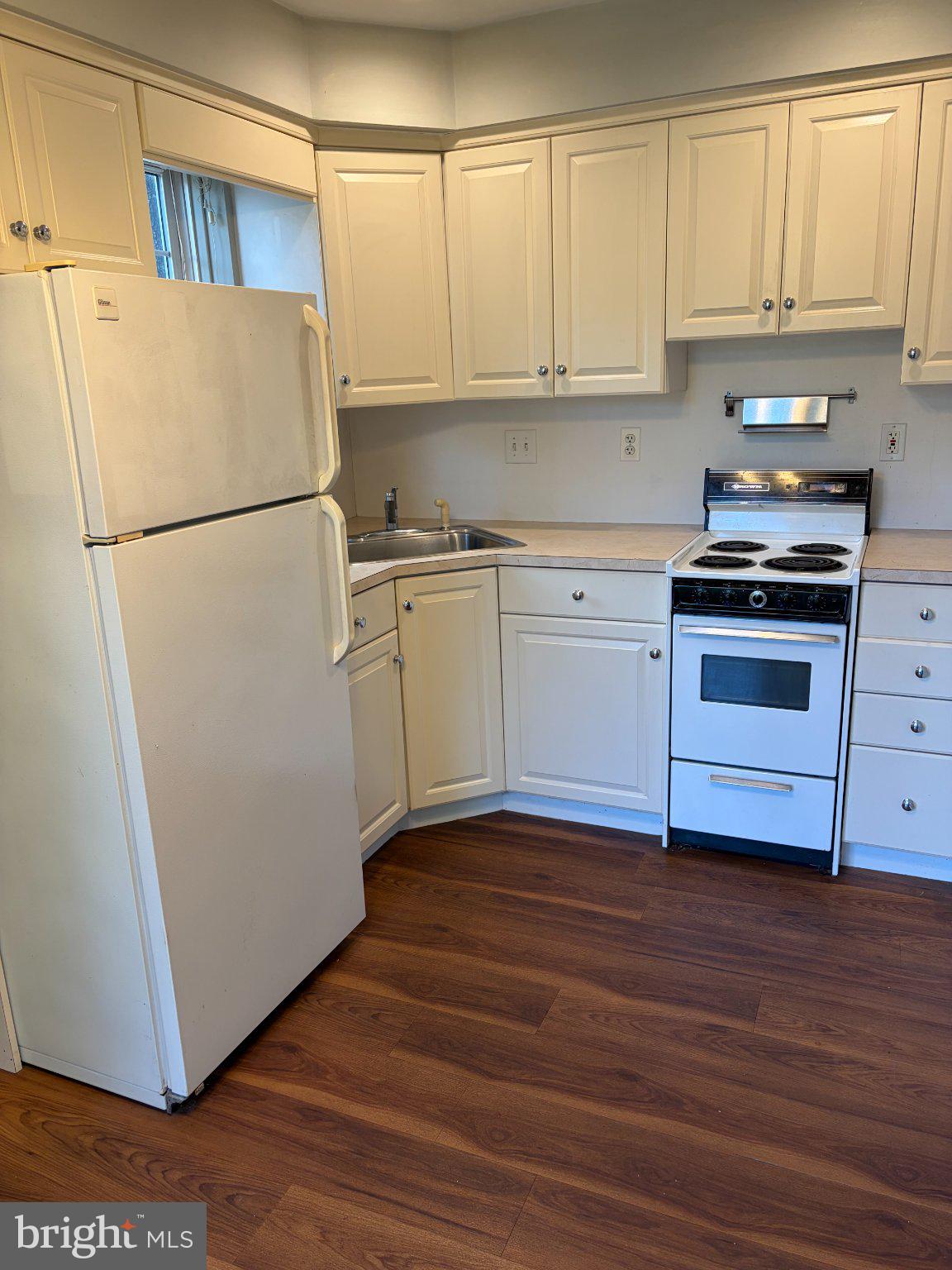323-325 HAVERFORD AVENUE A5