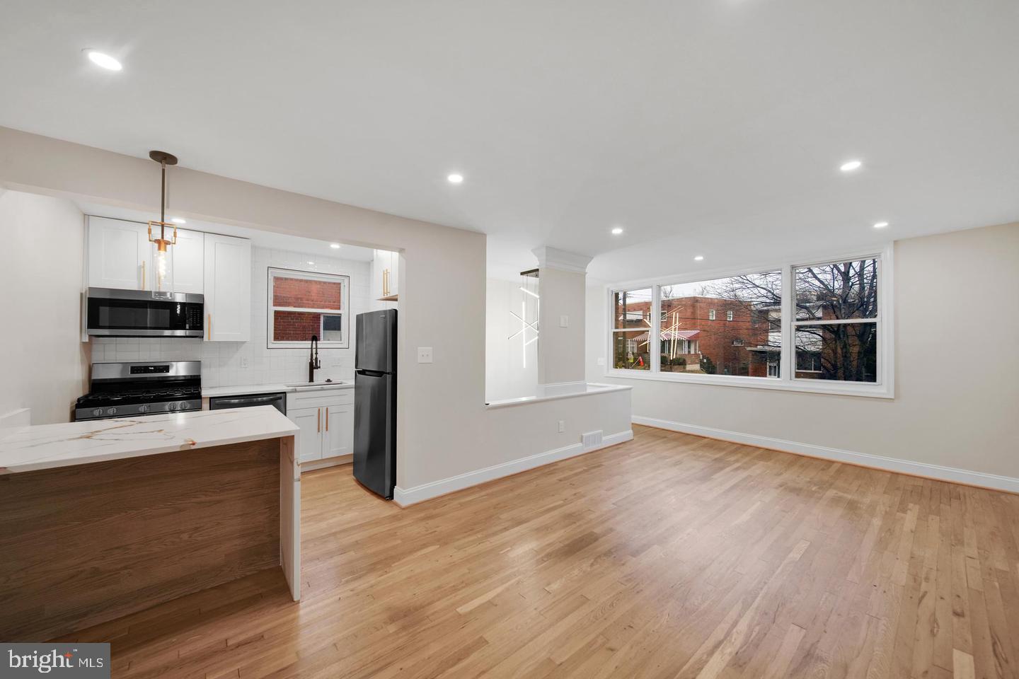 119 VICTOR STREET NE UNIT 1