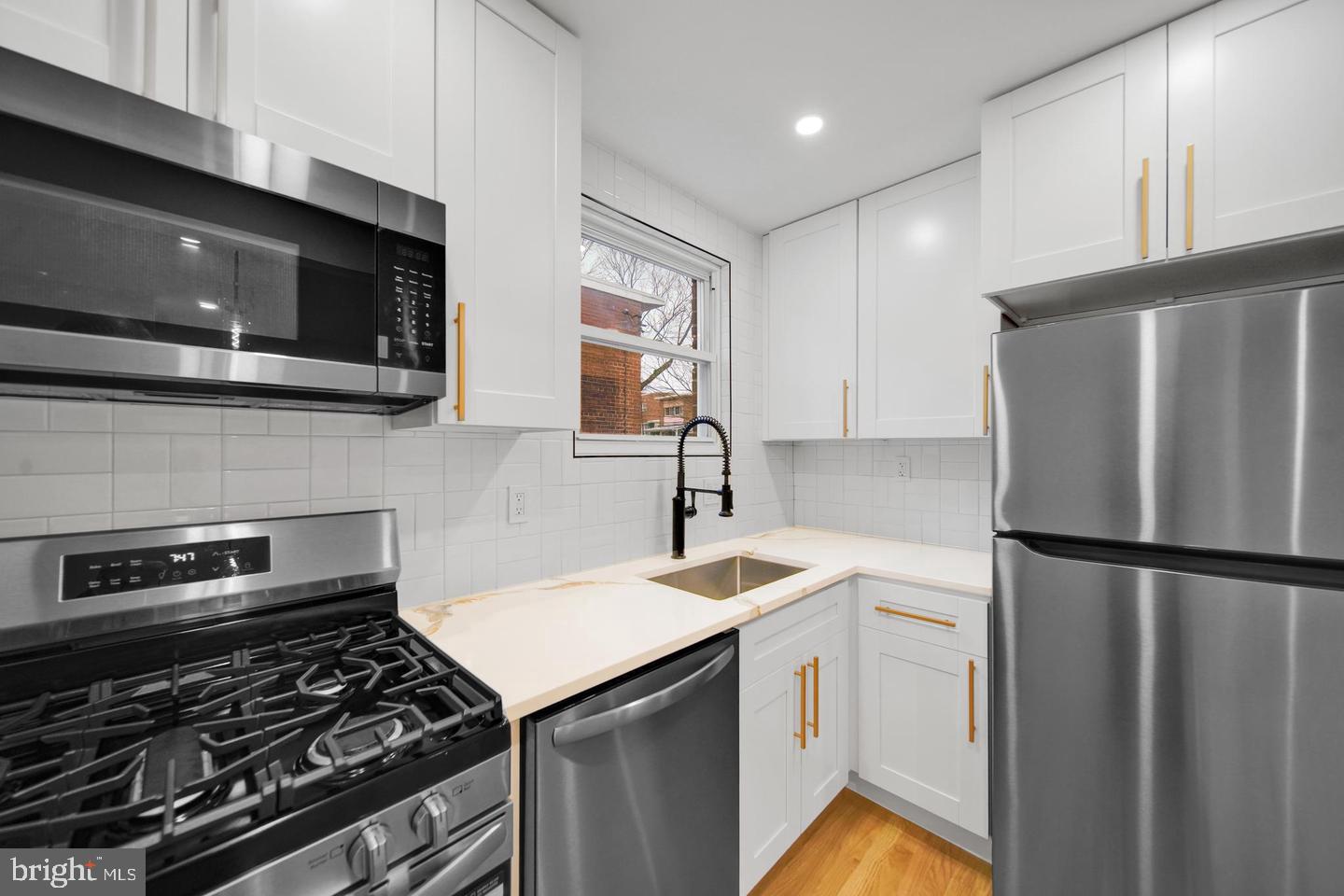 119 VICTOR STREET NE UNIT 1