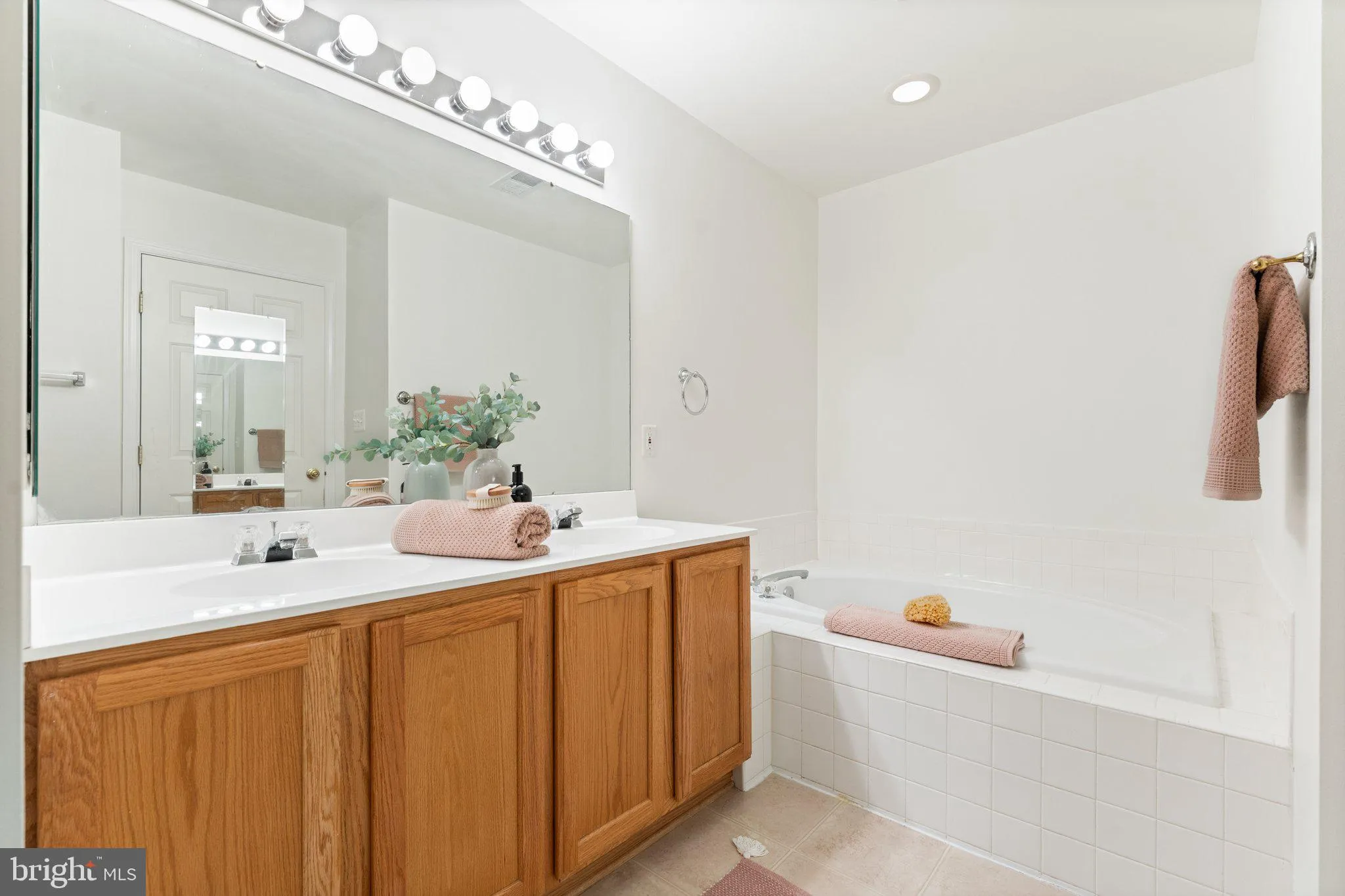 Gainesville, Virginia 20155, United States, 4 Bedrooms Bedrooms, ,4 BathroomsBathrooms,Residential,Coming Soon,149244