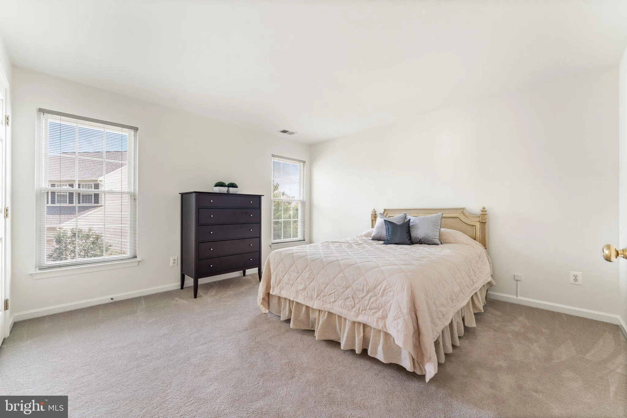 Gainesville, Virginia 20155, United States, 4 Bedrooms Bedrooms, ,4 BathroomsBathrooms,Residential,Coming Soon,149244