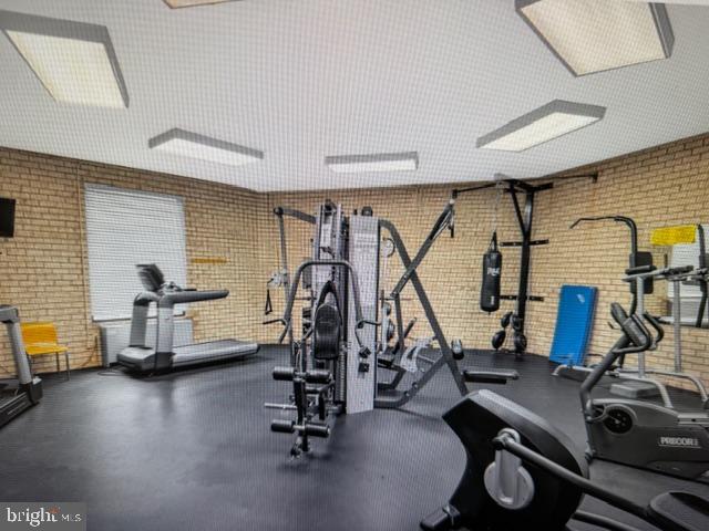 HUNTING RIDGE CONDOMINIUM - Residential Lease