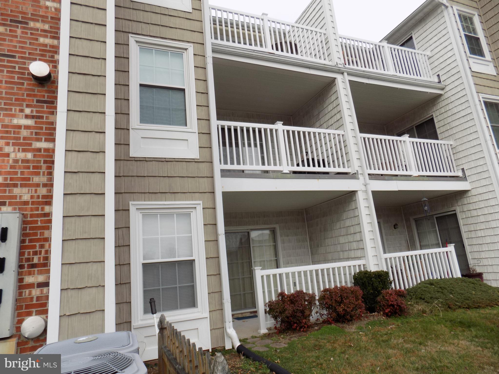 SUMMERLAKE - Residential