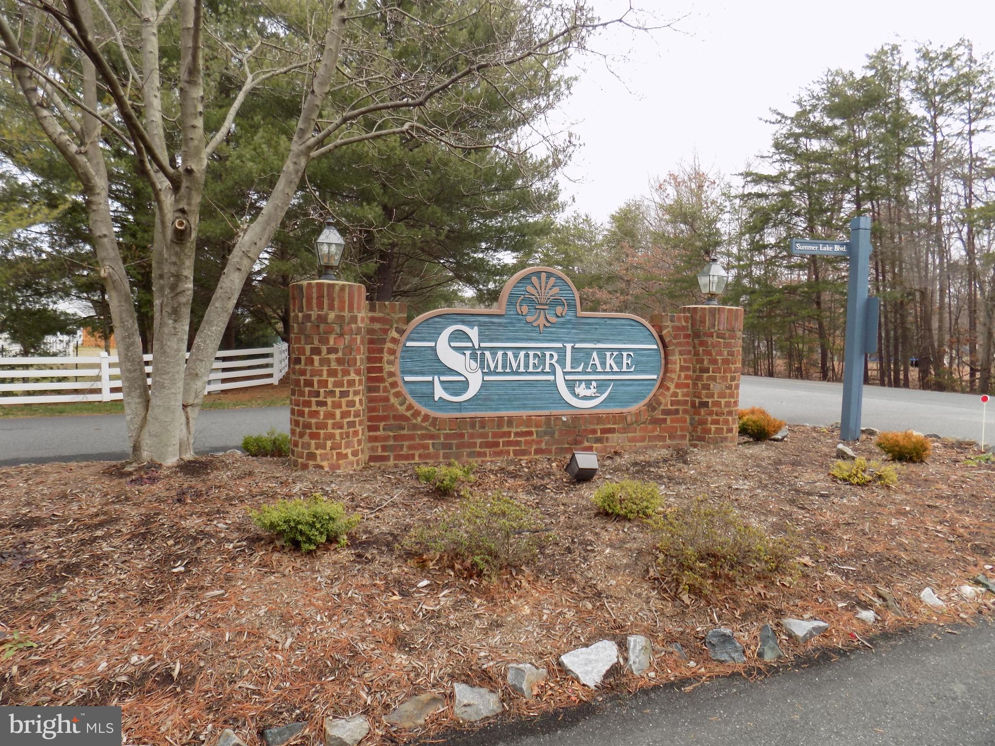 SUMMERLAKE - Residential