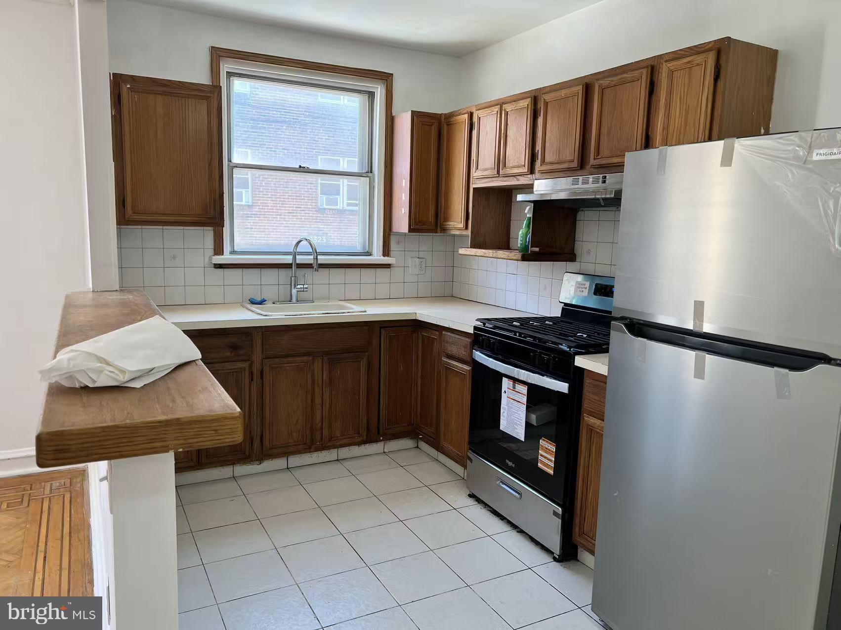 OXFORD CIRCLE - Residential Lease