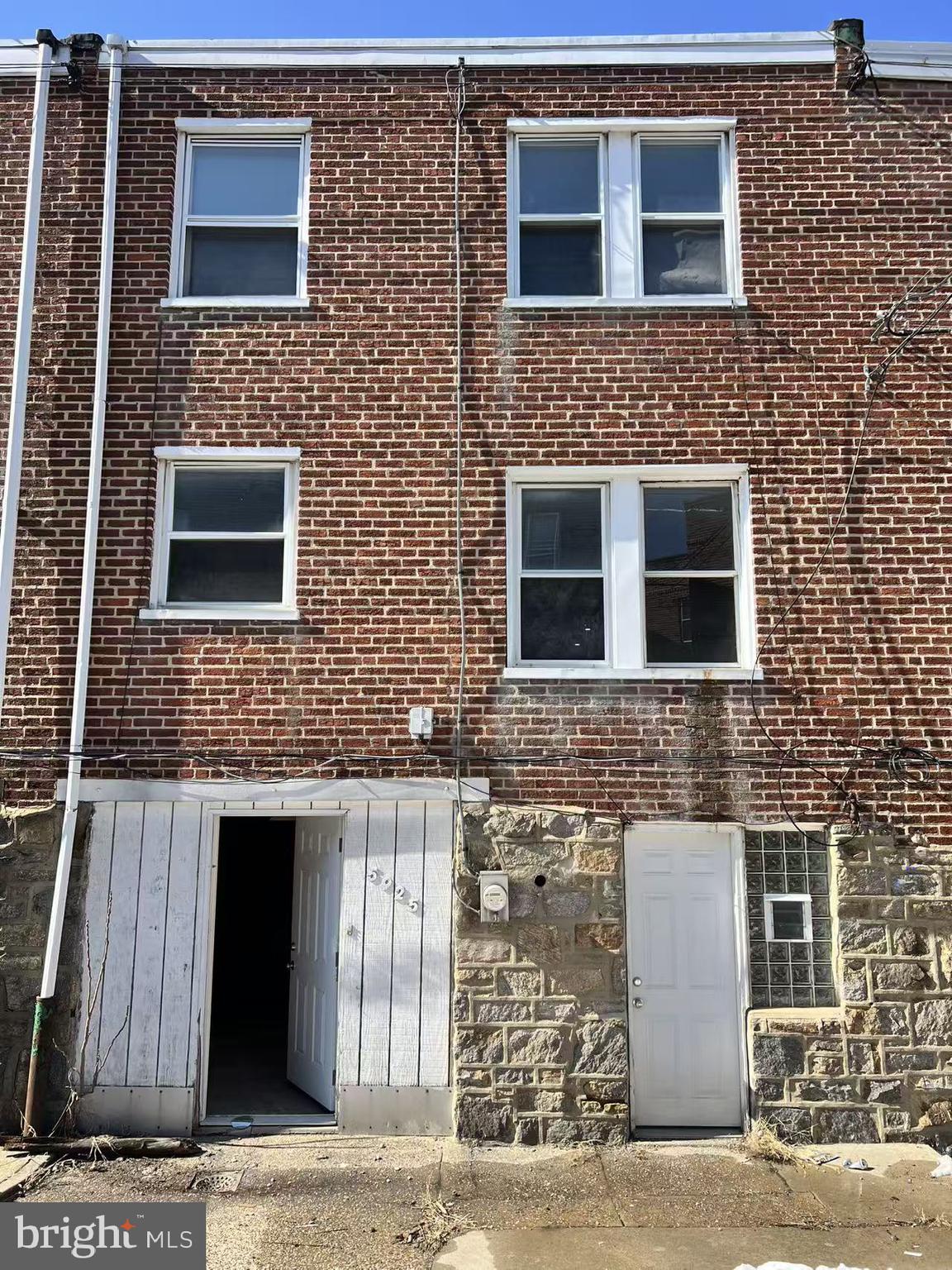 OXFORD CIRCLE - Residential Lease