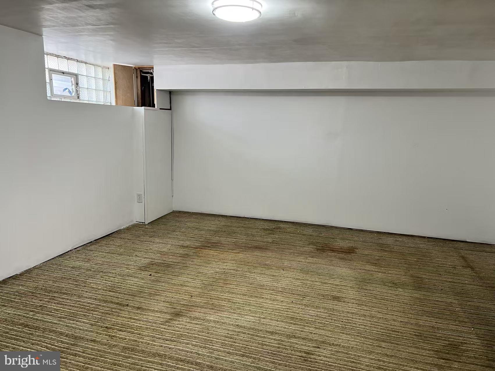 OXFORD CIRCLE - Residential Lease