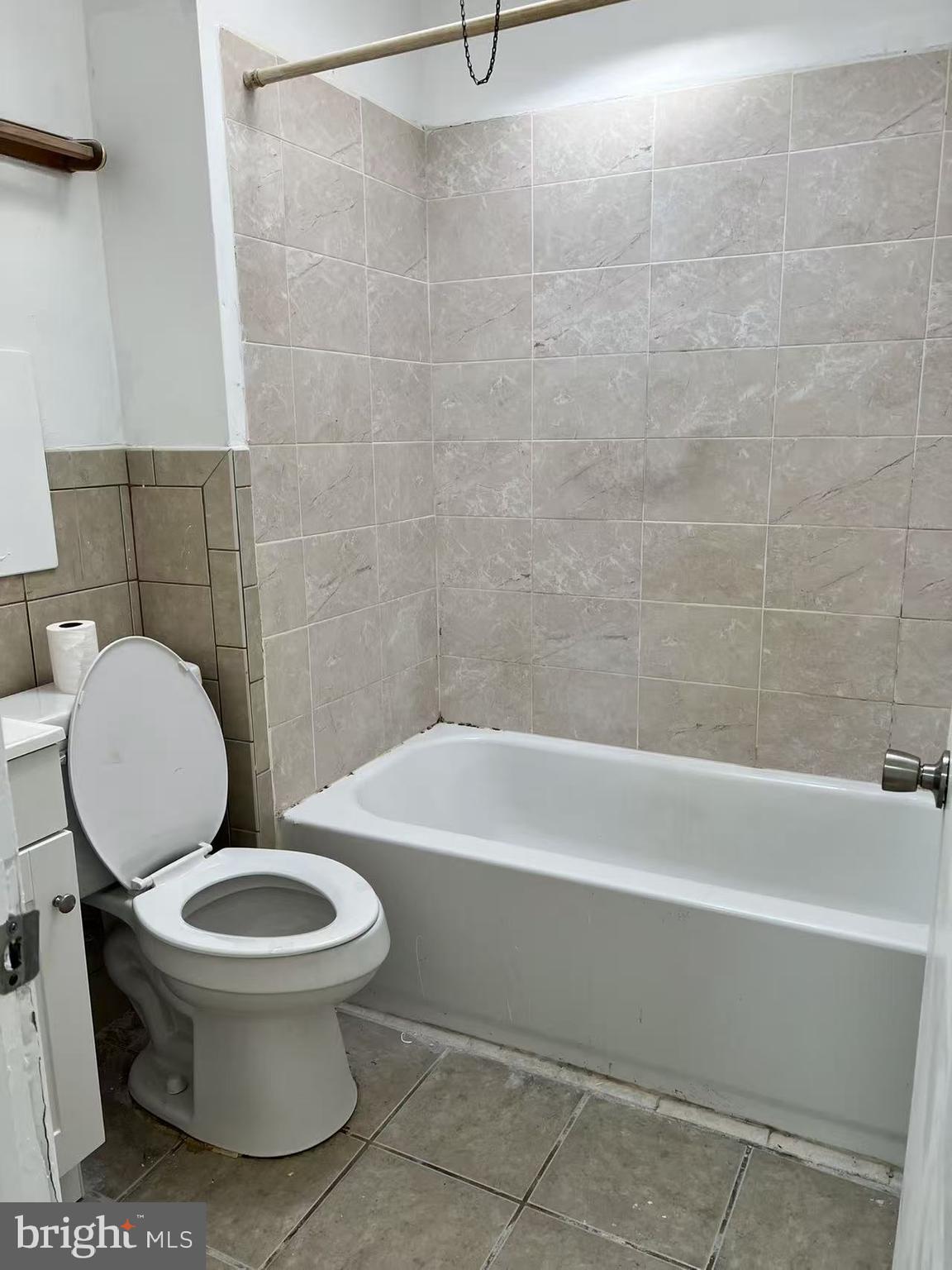 OXFORD CIRCLE - Residential Lease