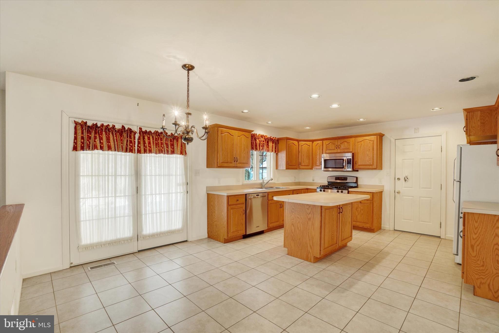 CHESTNUT RIDGE - Residential